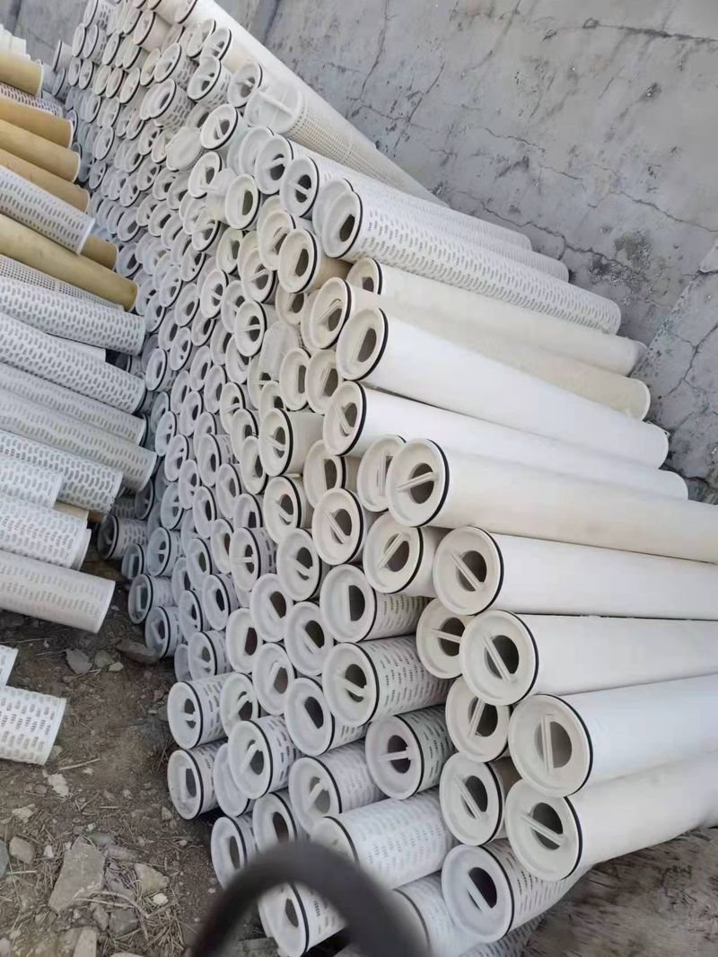 新乡伊卡过滤云南某化工厂大流量水滤芯更换现场